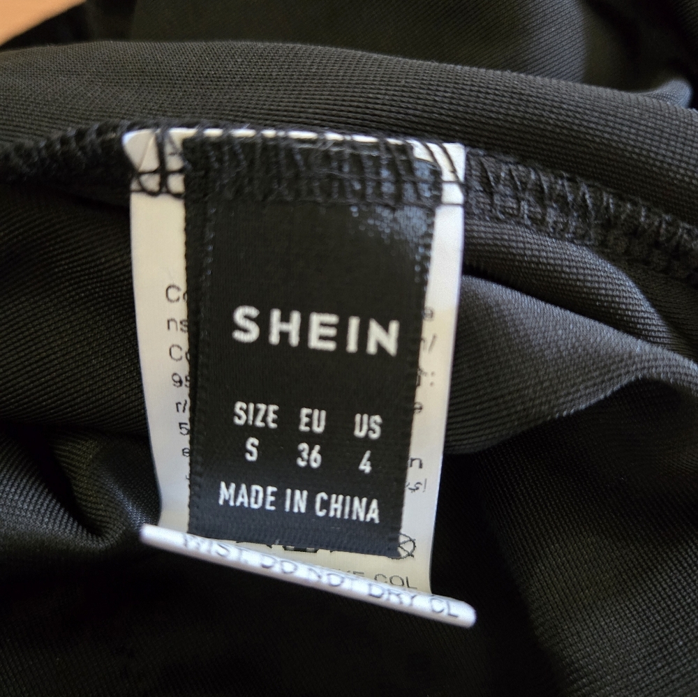 SHEIN Velvet Mid Rise Shorts - Picture 6 of 7